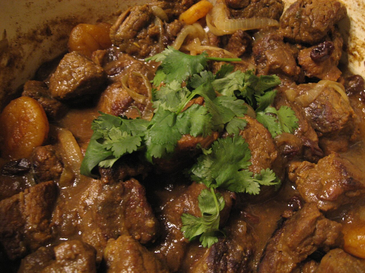 ラムとプルーンのタジン