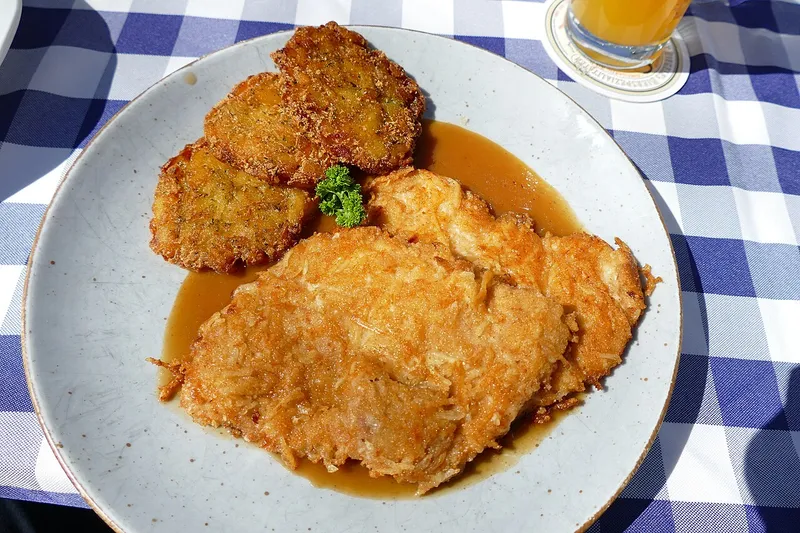 シュニッツェルの料理写真 2