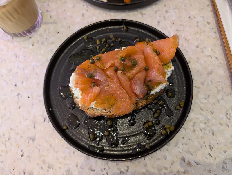 スモークサーモンの料理写真 3
