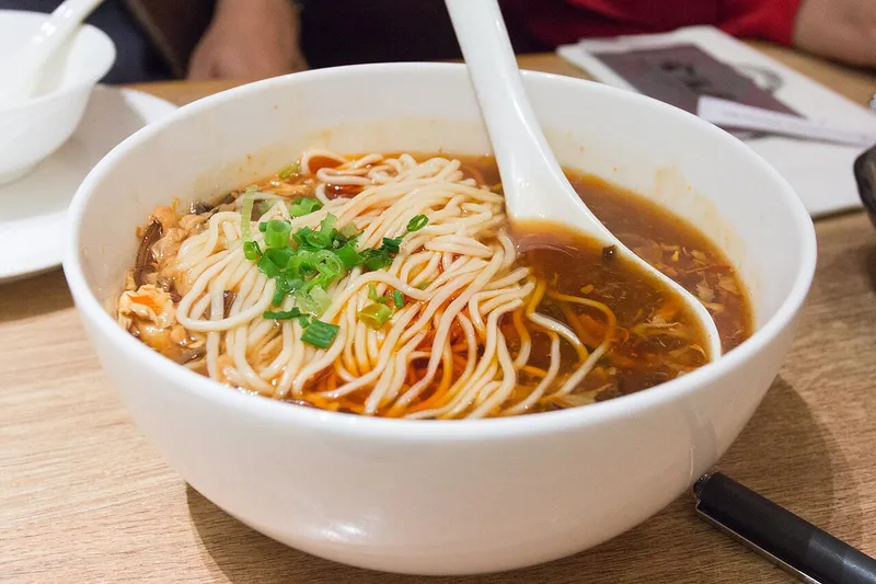 酸辣湯麺の料理写真 3